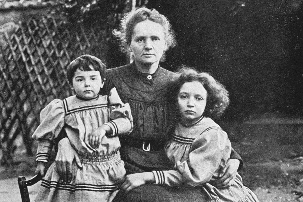 Marie Curie con su familia